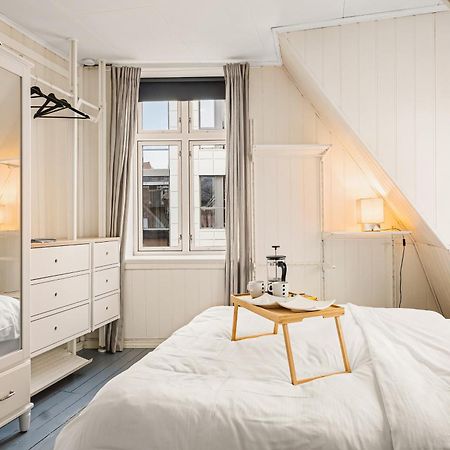 Апартаменты Live In Historic Building - View To Bryggen Берген Экстерьер фото