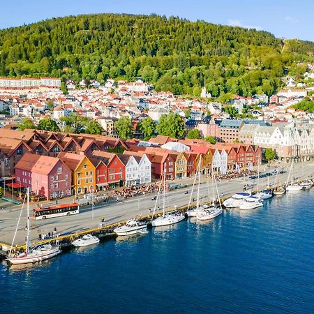 Апартаменты Live In Historic Building - View To Bryggen Берген Экстерьер фото