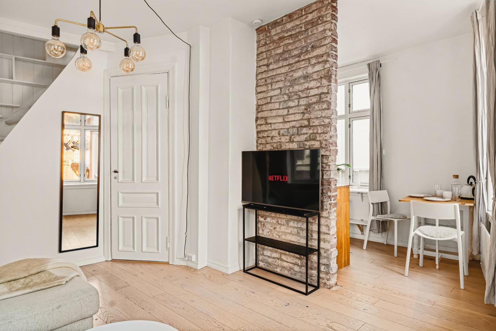 Апартаменты Live In Historic Building - View To Bryggen Берген Экстерьер фото